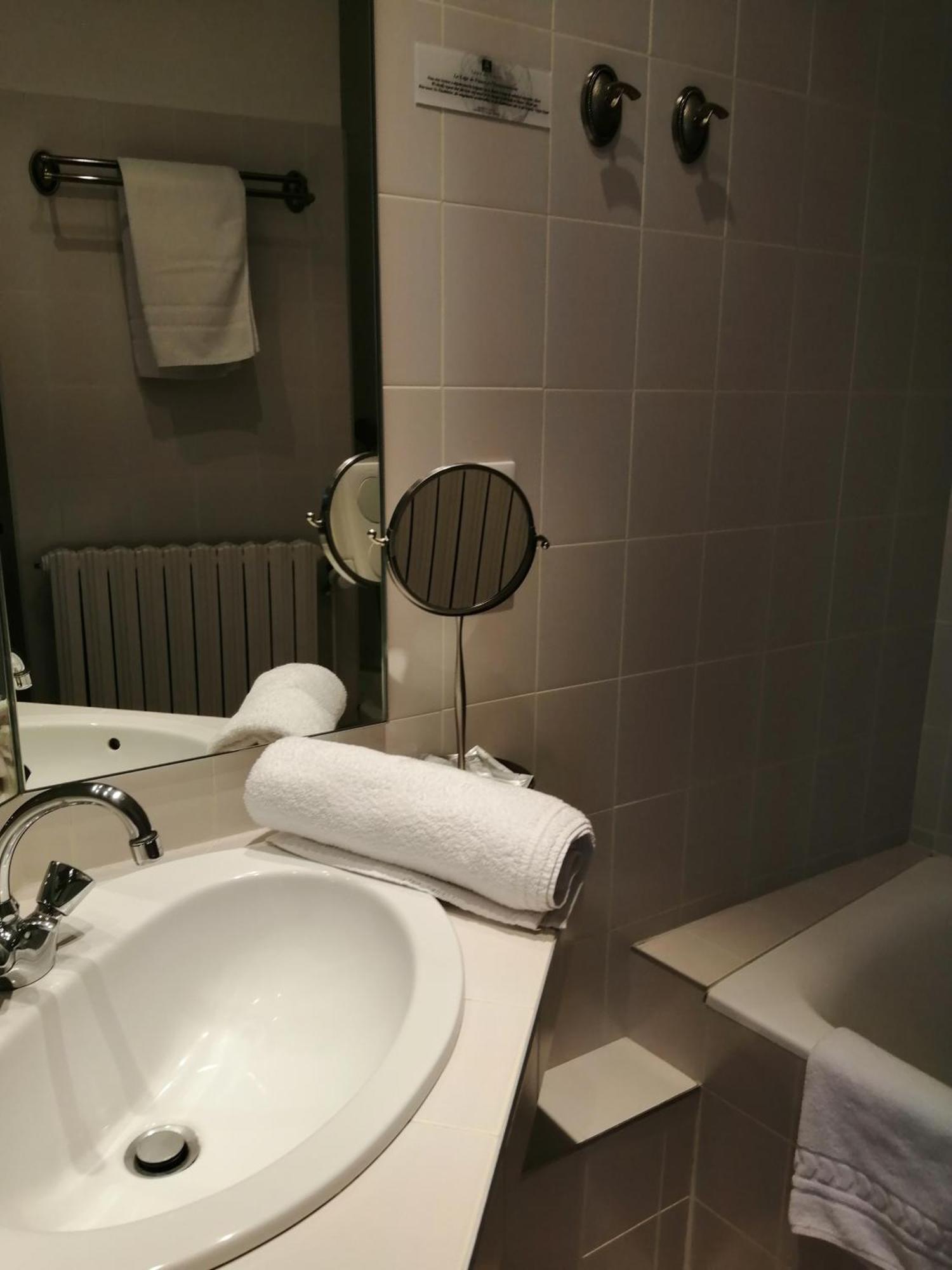 Hotel Les Fleurs Pontaubert Dış mekan fotoğraf
